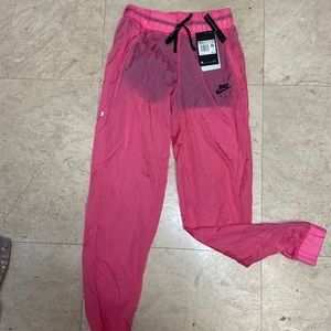 NWT Nike parachute pants XS
